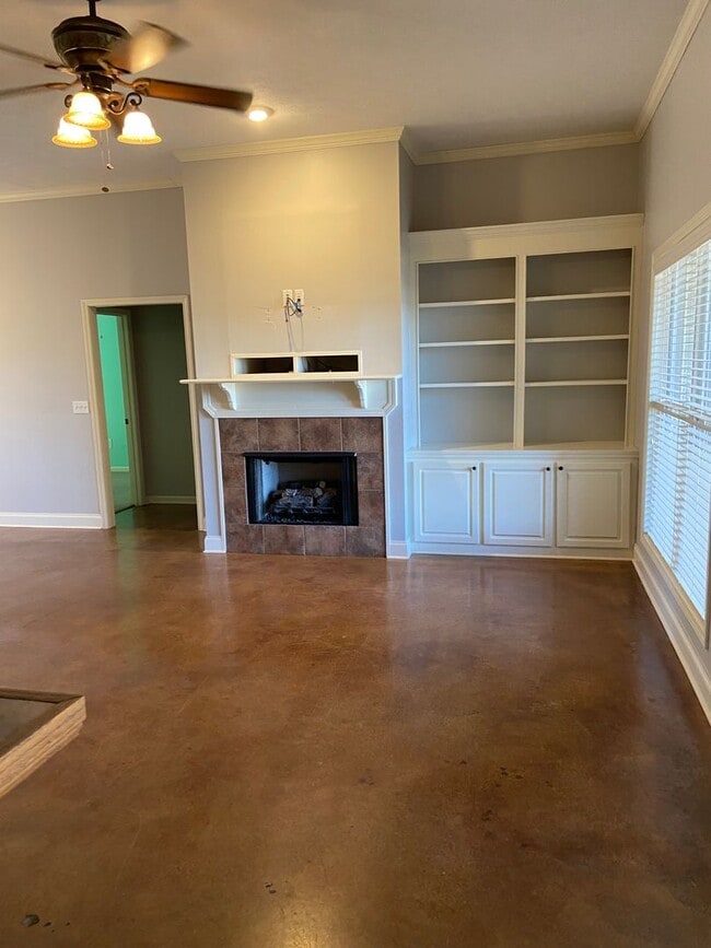 Building Photo - A must have in Canton, MS!!