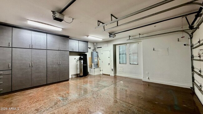 Building Photo - 1777 W Ocotillo Rd