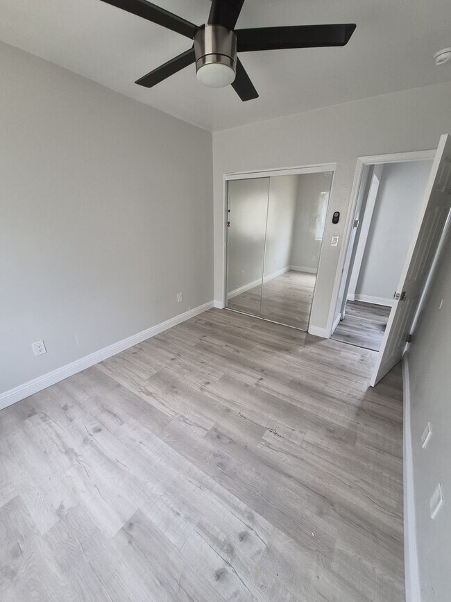 Building Photo - 151 E 62nd St