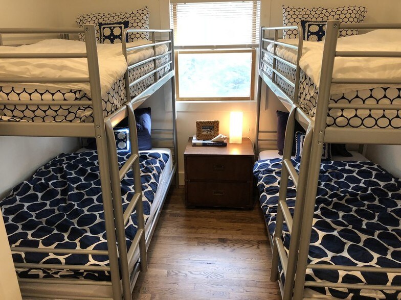 Building Photo - 30 Point Breeze Dr