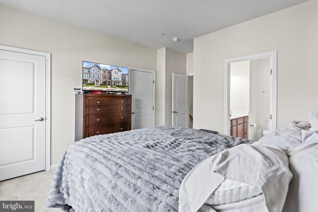 Building Photo - 7933 Trailview Xing