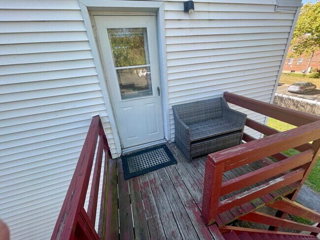 Building Photo - 72 Standish Rd