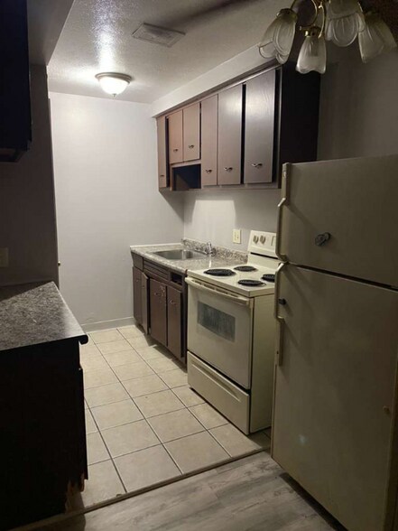 Building Photo - 1885 Taylor Rd