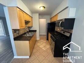 Building Photo - 3057 N Narragansett Ave