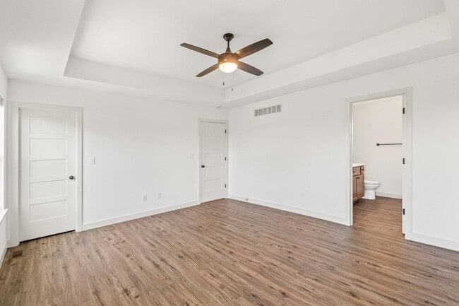 Building Photo - 3400 Naples Dr