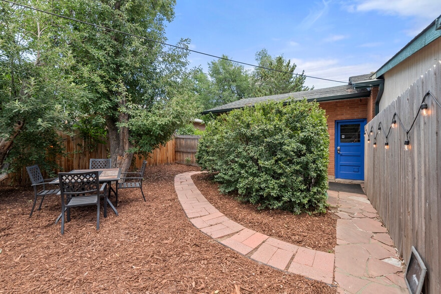 Building Photo - 2945 S Zurich Ct