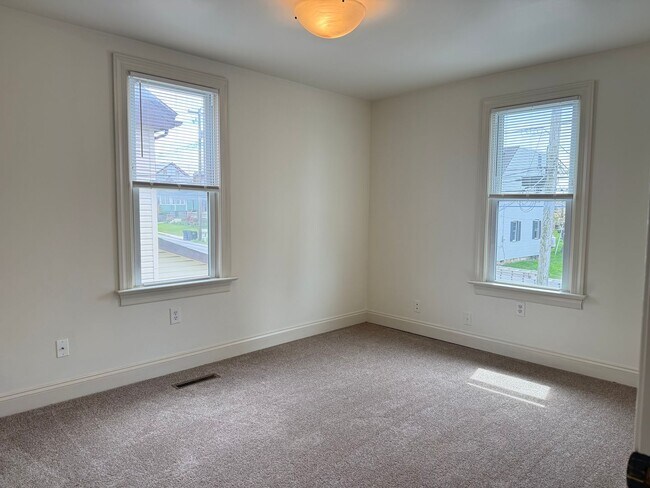 Building Photo - 3131 Lincoln Hwy E