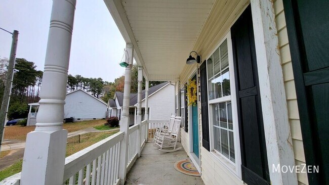 Building Photo - 1721 E Lenoir St