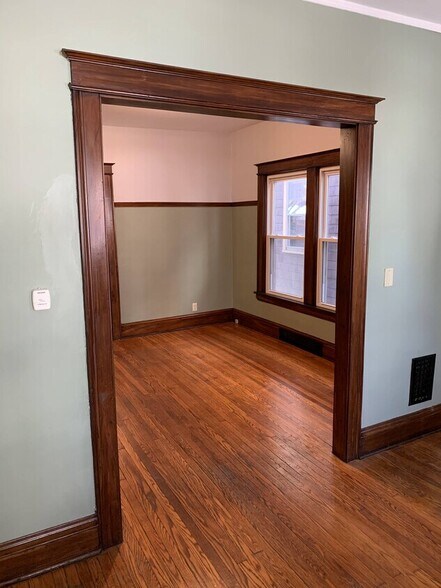 Living & dining rooms - 47 Nicholson St