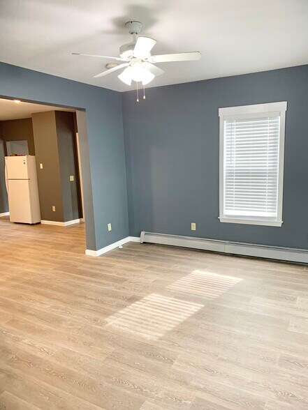 Living space - 62 Lincoln St