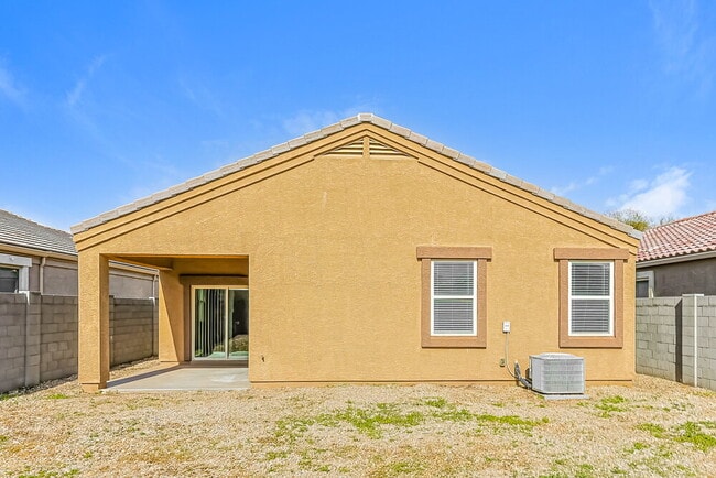 Building Photo - 42087 W Balsa Dr