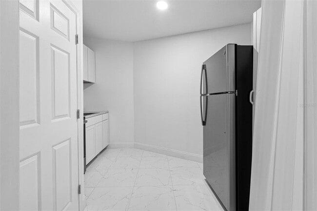 Building Photo - 6847 Woodsman Dr