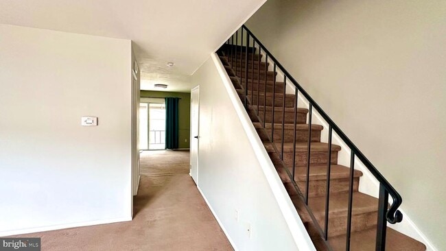 Building Photo - 53 Eisenhower Cir