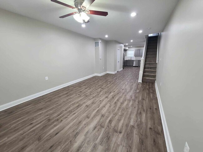 Building Photo - 3 Bedroom Townhouse in pigtown