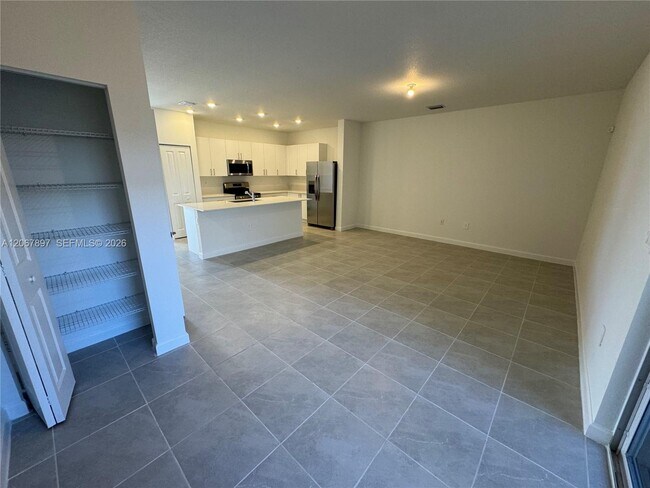 Building Photo - 26422 SW 148th Ct
