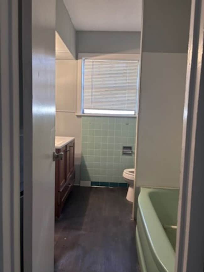 Building Photo - 2005 Wisteria Dr