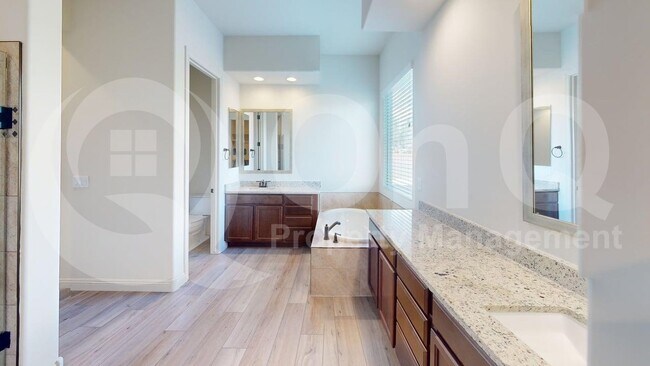 Building Photo - 2714 W Plateau Rdg Dr