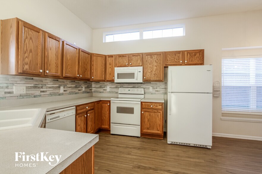 Building Photo - 13460 N Cedar Grove Ct