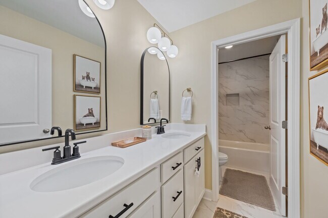 Building Photo - 301 Gander Ct