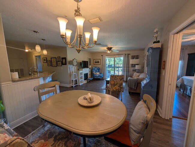 Building Photo - Fully Furnished 2-Bedroom Condo