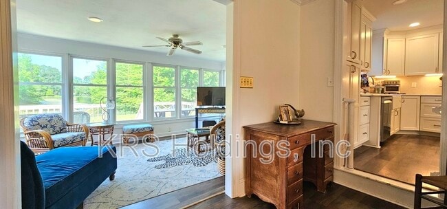 Building Photo - 1205 Mt Pleasant Dr