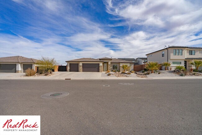 Building Photo - Comfort, Space & Style with a 3-Car Garage Small Dog Friendly!