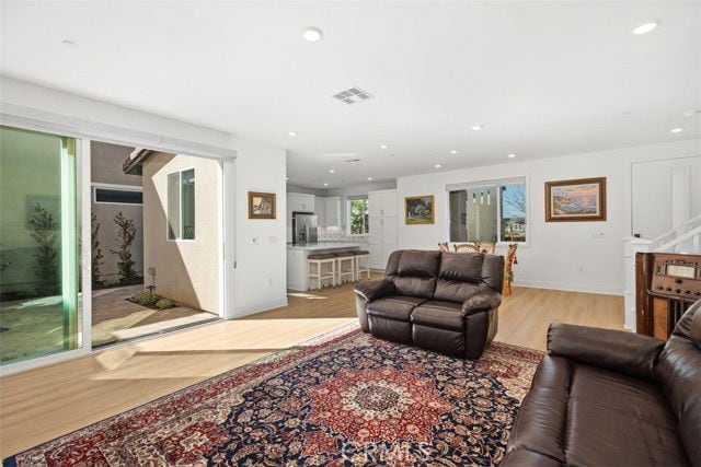 Building Photo - 218 Sora