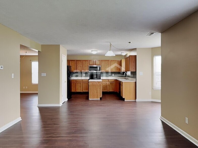 Building Photo - 2493 Monarchy Ln