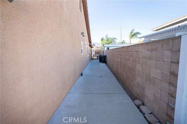 Building Photo - 15061 Fuchsia Ct