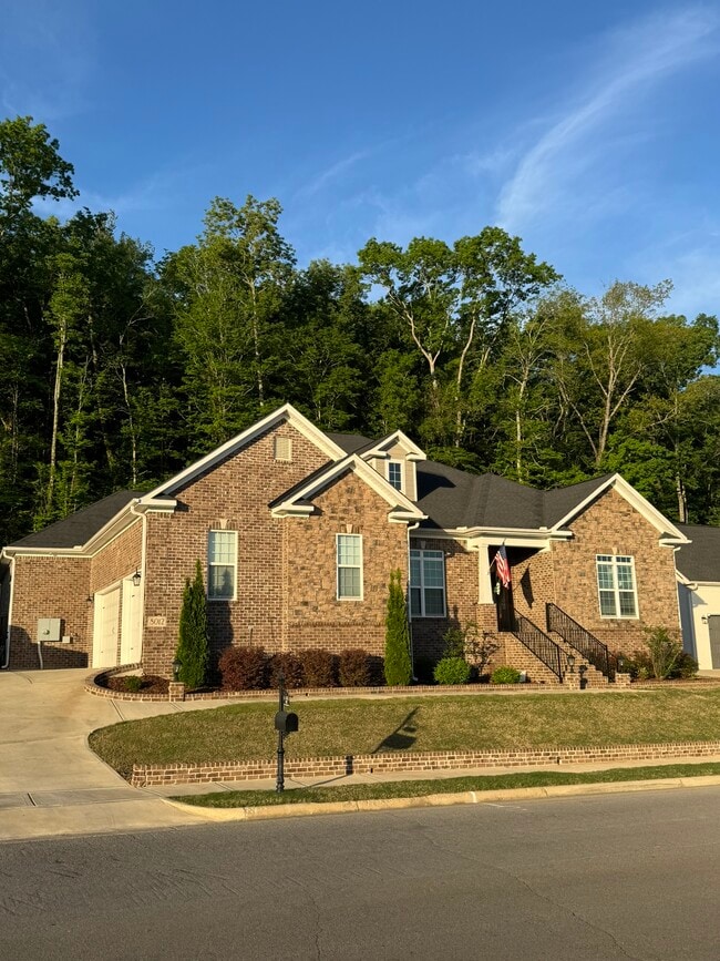 Building Photo - 8012 Goose Ridge Dr SE