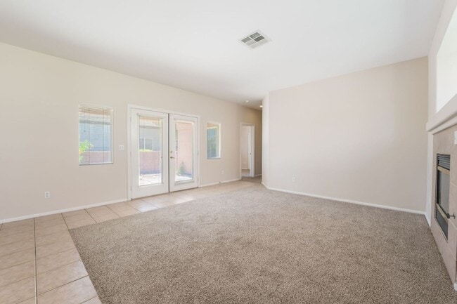 Building Photo - Beautiful Single Story Home with 3 Bedroom...