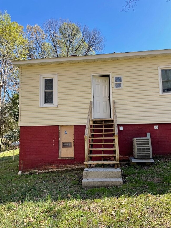 Building Photo - 822/824 HIGHRIDGE ST.