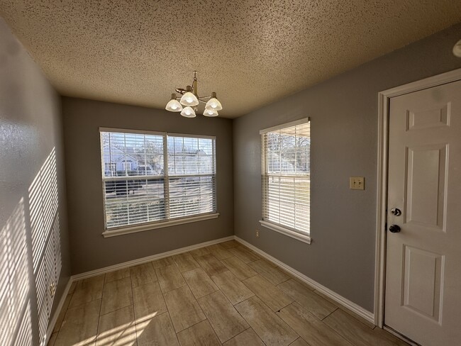 Building Photo - 4203 Savannah Cir