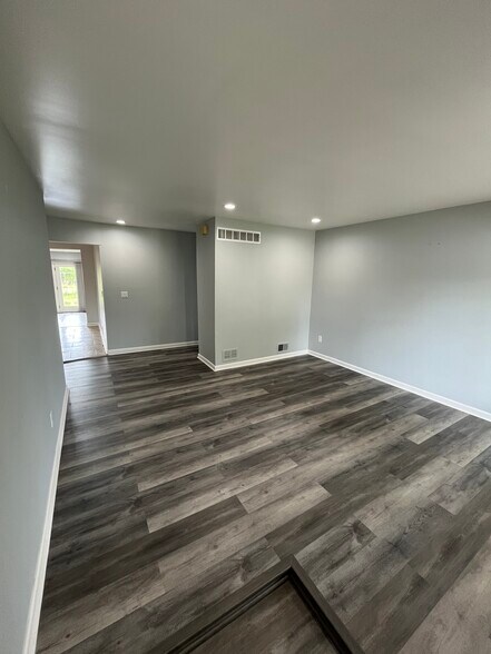 Building Photo - 14041 Brougham Dr