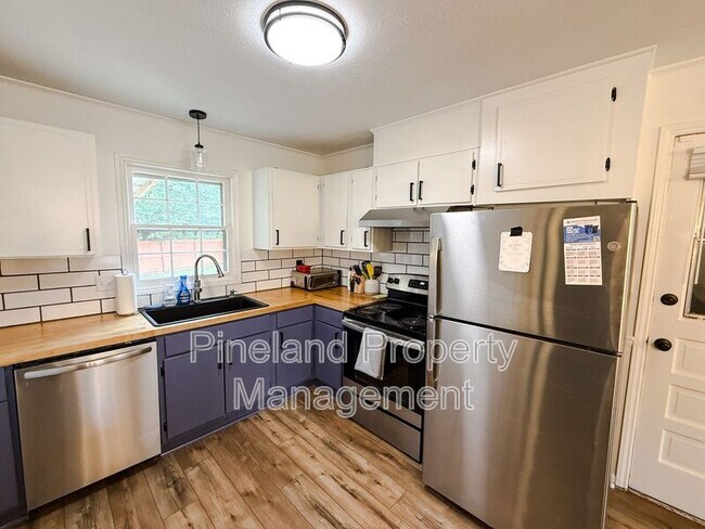 Building Photo - 216 Haverhill Dr