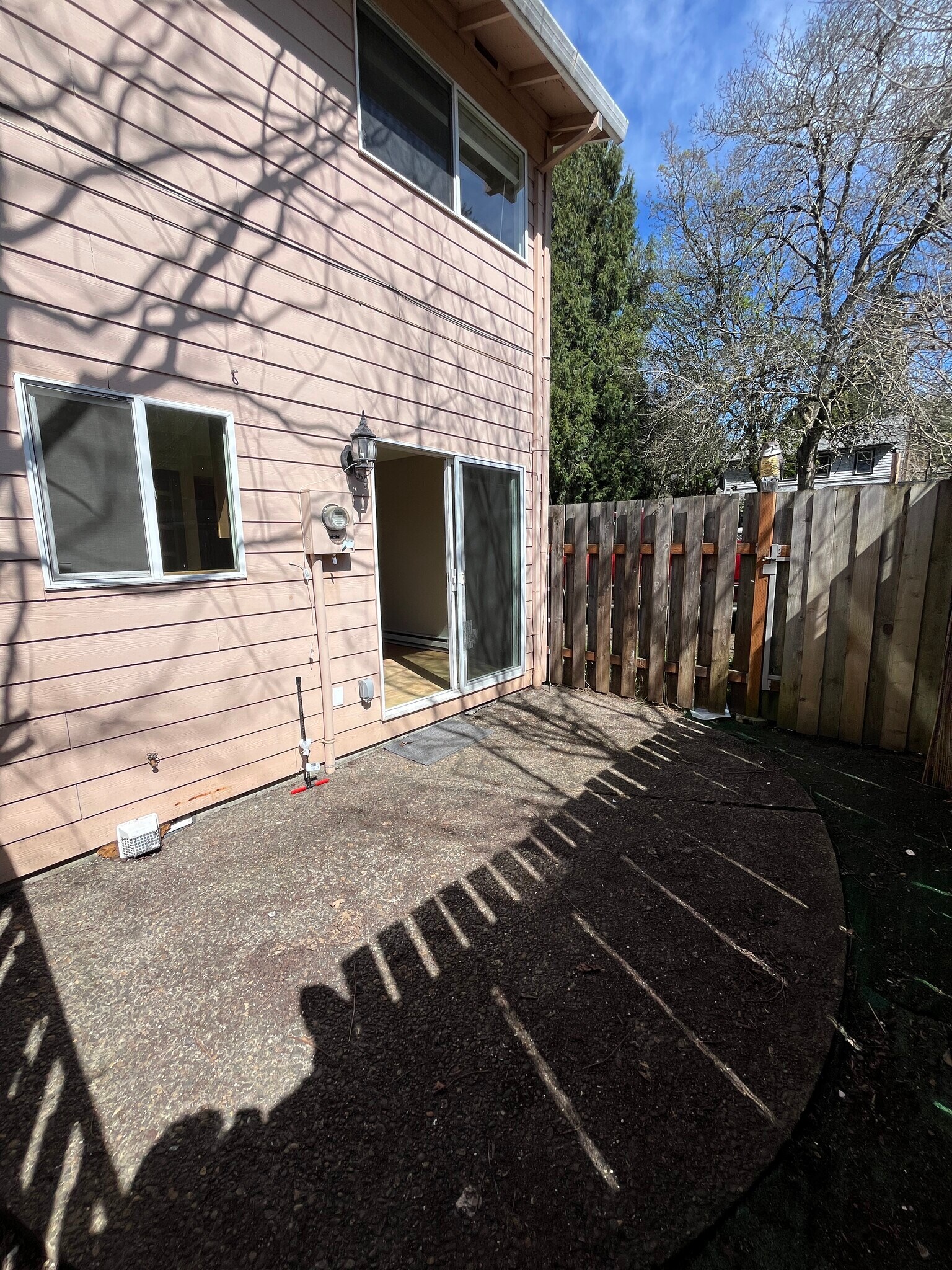 Building Photo - 4165 SE Cesar E Chavez Blvd