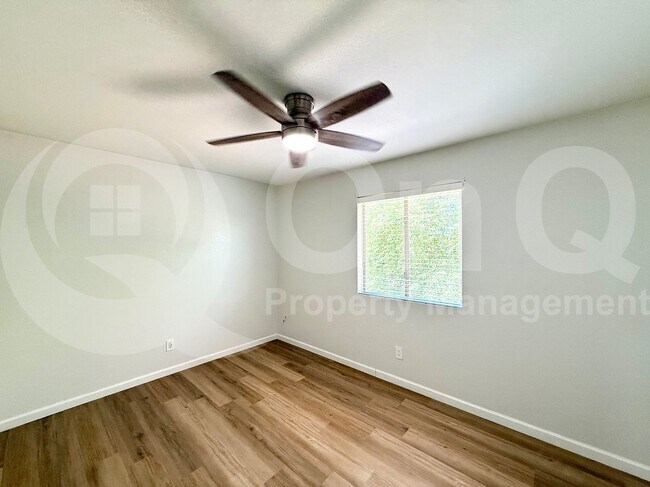 Building Photo - 6206 E Glencove St