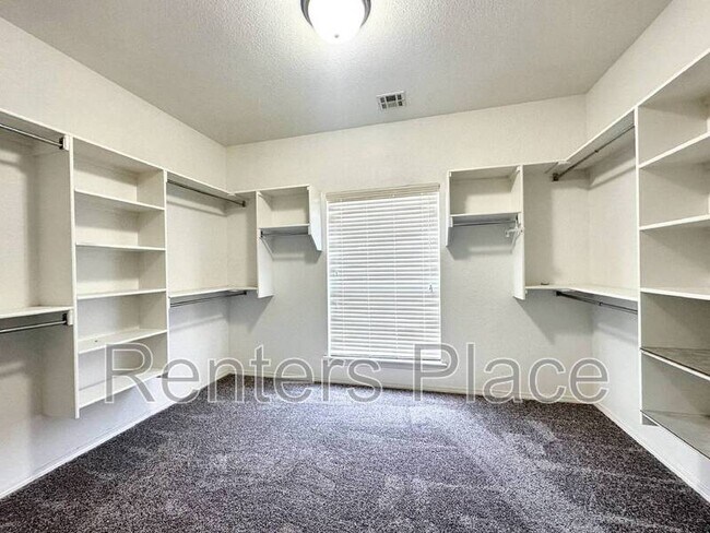 Building Photo - 11006 S Madison St