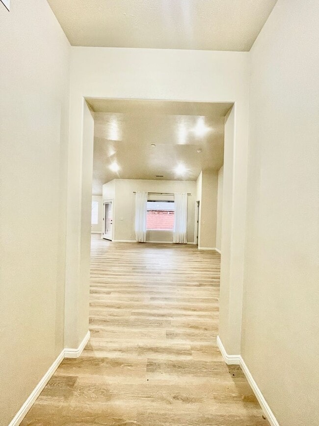 Building Photo - Lovely Pet-Friendly 4-BR Home in Ivins