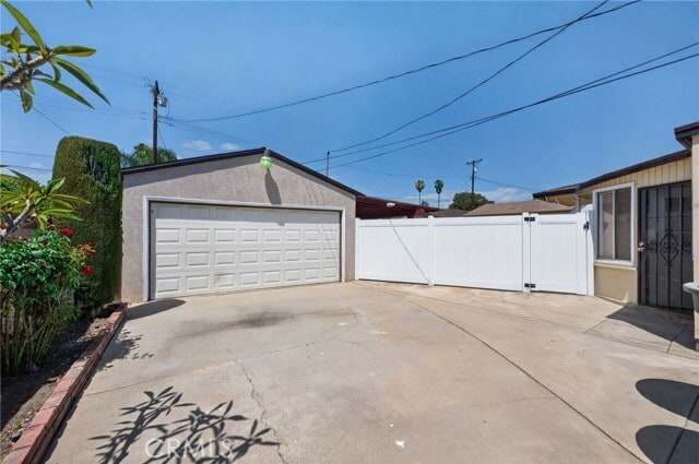 Building Photo - 1245 E Mobeck St