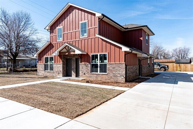 Building Photo - 224 N 3rd St