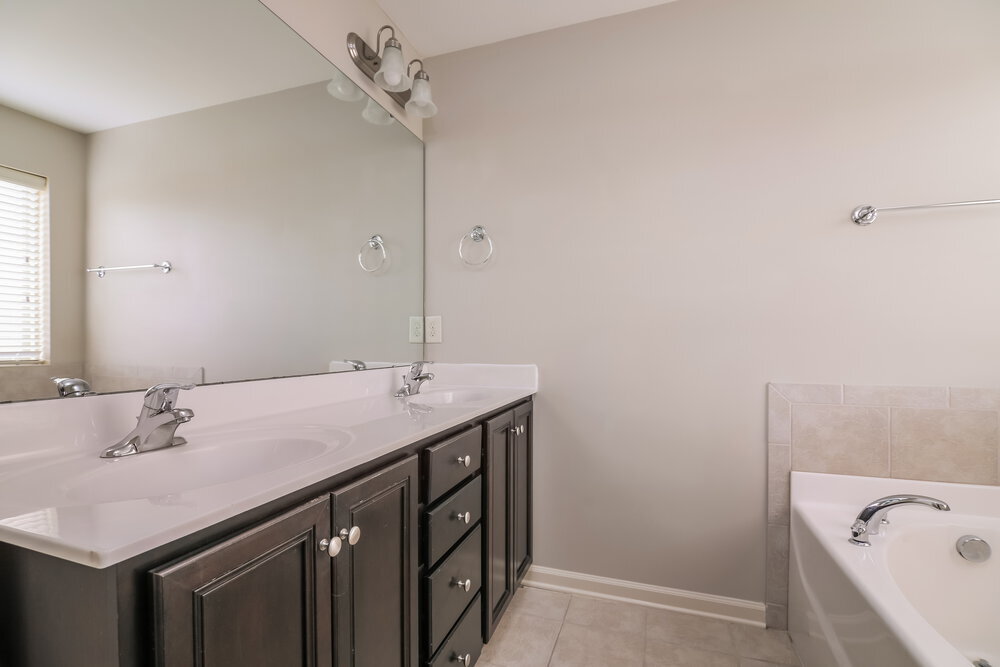 Building Photo - 14 Outwater Ridge Dr