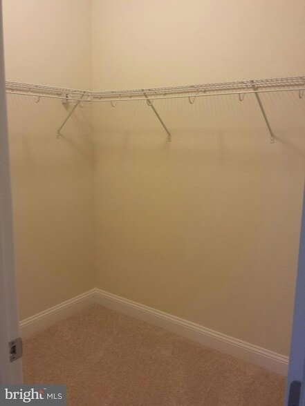 Building Photo - 6041 Maple Hill Rd