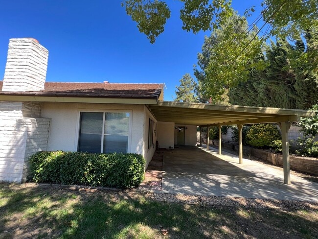 Building Photo - Beautiful upgraded 3b/2b home for rent in ...