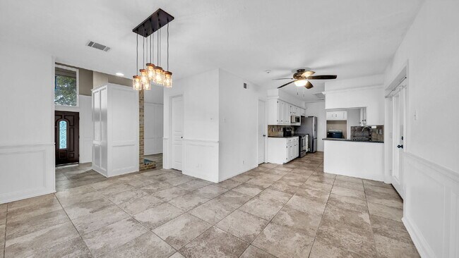 Building Photo - Find comfort, style, and convenience in this beautiful 3-bedroom home located in a desirable gate...