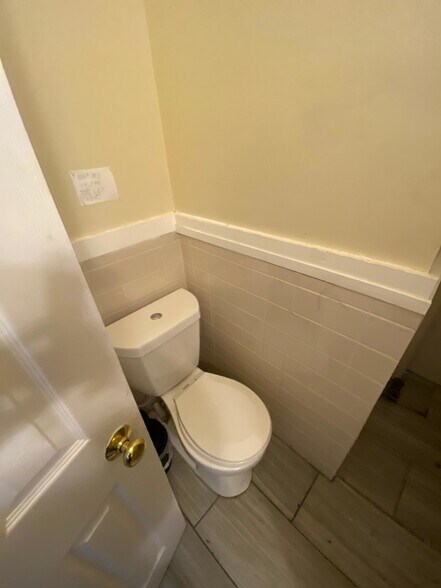 Building Photo - 26 Symphony Rd