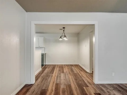 Building Photo - 907 Dakota St