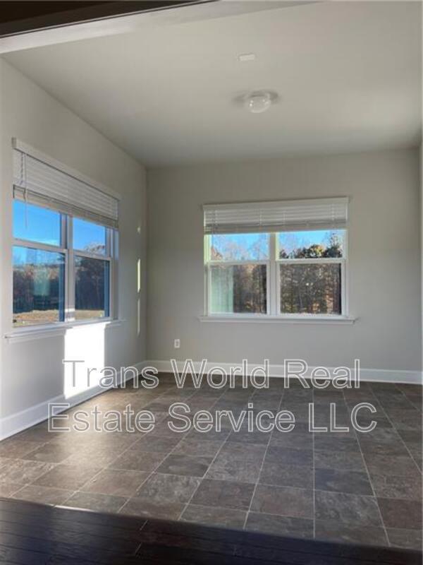 Building Photo - 5689 Wheeler Ridge Rd