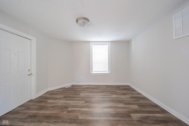 Building Photo - 1734 Olive St