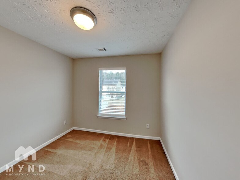 Building Photo - 6204 Ellenwood Dr